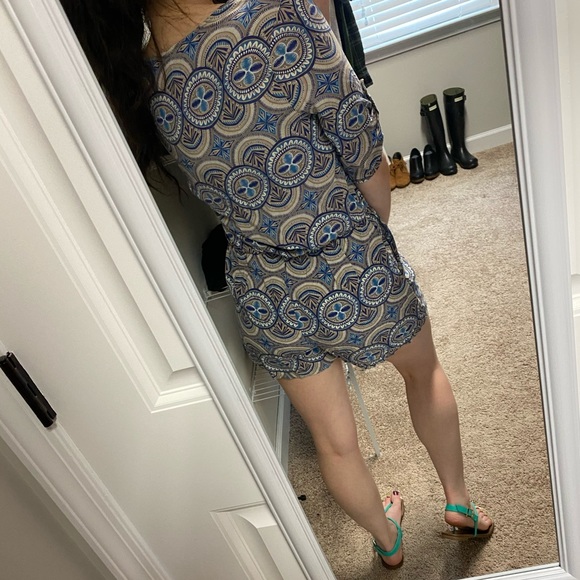 Comfy Blue & Tan V-Neck Romper - Picture 3 of 5